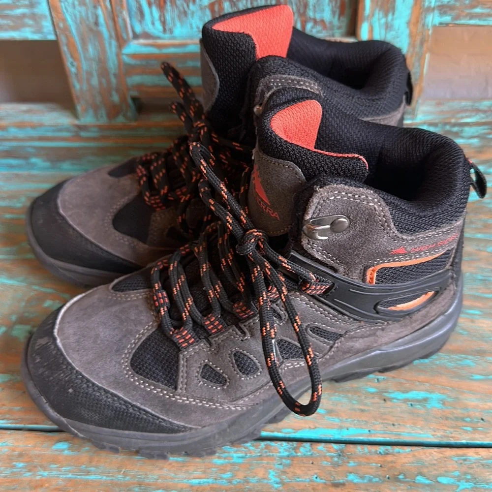 High Sierra Hiking Boots Kids Gray Orange Black Size 2 Model 34315